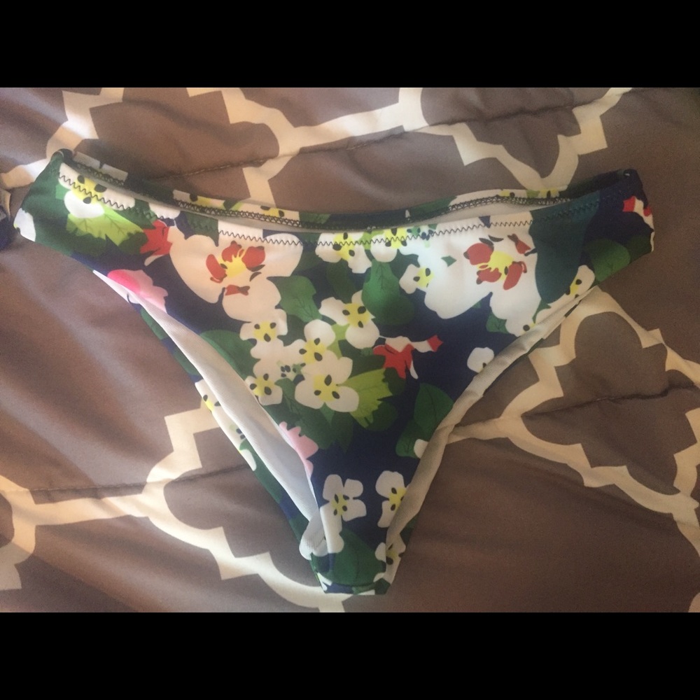 Bikini bottoms